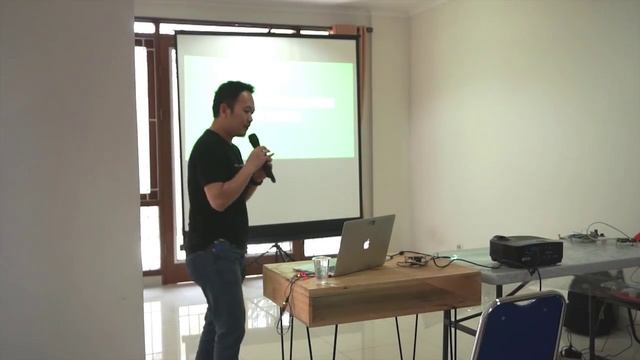 IoT on Software Developer Perspectives – Talks at IoT Bandung Meetup #15 смотреть онлайн