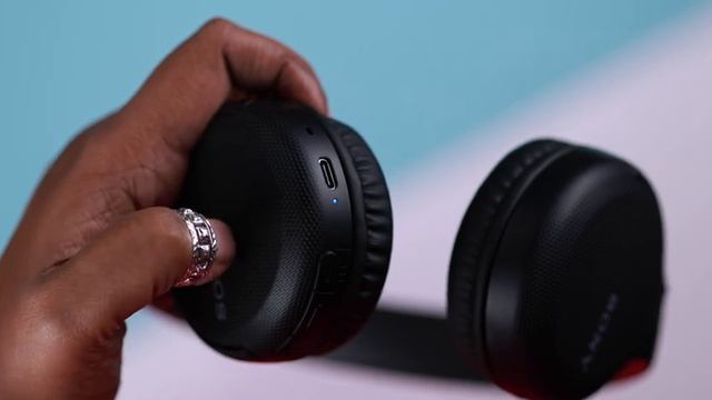 Connect Sony Headphones To Two Devices Simultaneously! [How to on WH-C510] смотреть онлайн