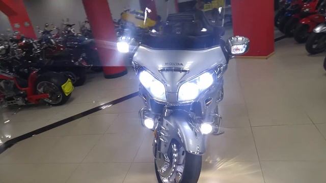Мотоцикл HONDA GL1800A ABS GOLD WING К00531 мотосалон Мегамото смотреть онлайн