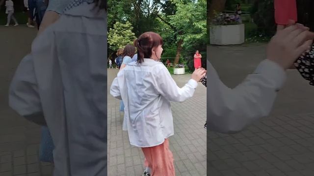 18.06.23г."КУМА,ТЫ КУМУШКА"...в Гомельском парке на танцполе... смотреть онлайн