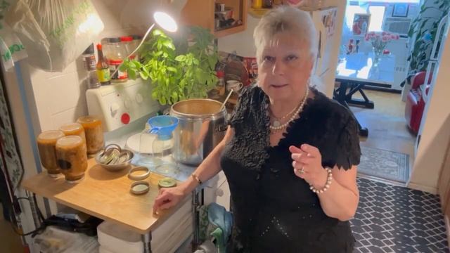 ЕСТЬ ли ЖИЗНЬ без СУПА?! ЗАКРЫВАЮ в БАНКИ ХАРЧО. ТОРОНТО.2023.?? смотреть онлайн