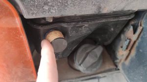 Открывается крышка бензобака ВАЗ 2115?