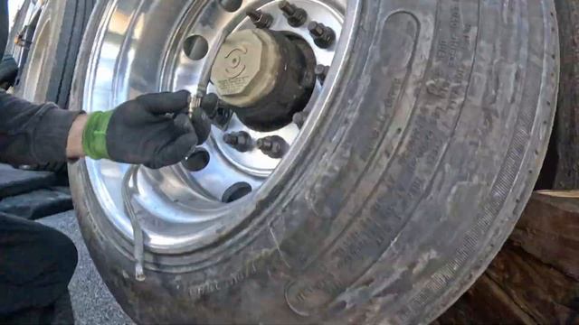 Сгорел дом | Бомбануло колесо | Потерял ключ от машины - получил спортзал на колёсах смотреть онлайн