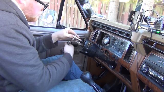 1980's Ford F-Series and Bronco Ignition Lock Cylinder Replacement смотреть онлайн