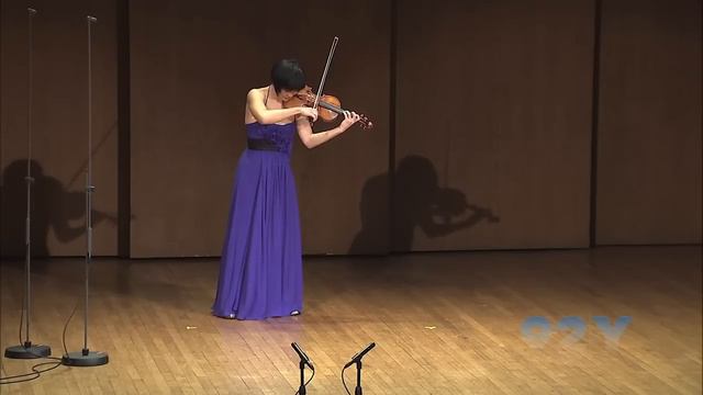 Jennifer Koh plays Chaconne from Bach, Partita No. 2 in D minor смотреть онлайн