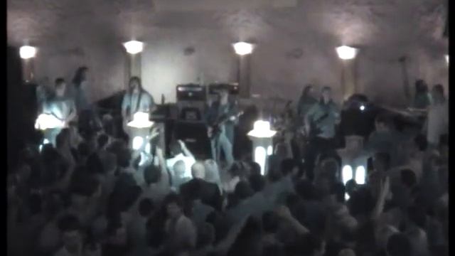 DIVLJE JAGODE DELOVI OD KONCERTOT VO JUKEBOX ARENA VO DELCEVO 2011 1DEL смотреть онлайн