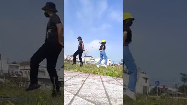 Китайцы танцуют ногами под музыку клубную #shorts #танцует #шафлтанец смотреть онлайн