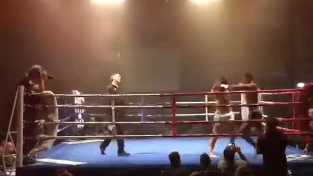ГОЛЛАНДСКИЙ БОЕЦ ПРОСТО СЪЕЛ СВОЕГО ПРОТИВНИКА!!! ЖЕСТЬ смотреть онлайн