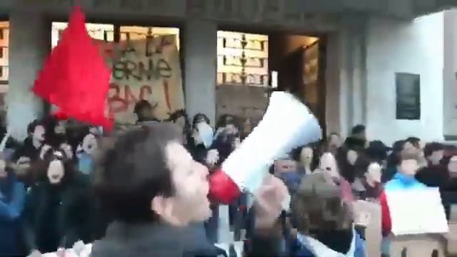 Франция. Кто не скачет, тот ... Макрон? смотреть онлайн