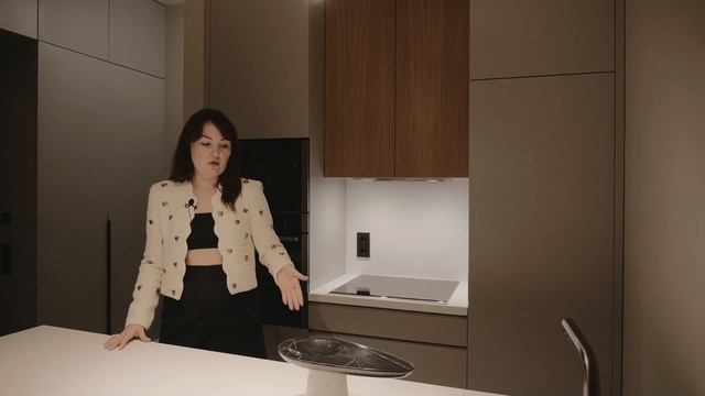 РУМ ТУР. Евродвушка с потолками 3,5 метра. ПОЛНЫЙ ОБЗОР ИНТЕРЬЕРА смотреть онлайн