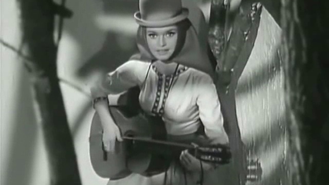 Brigitte Bardot - Elcuchipe смотреть онлайн