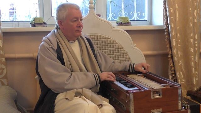 Чайтанья Чандра Чаран Прабху - Киртан перед лекцией (Алматы 2017) смотреть онлайн