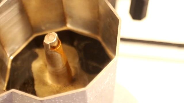 Zaparzacz ciśnieniowy do kawy ESPRESSO Гейзерна кавоварка Гейзерная кофеварка смотреть онлайн