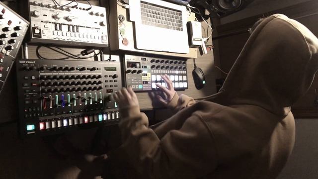 Analog Synth + VSTI (Behringer Odyssey + Model D + TD-3 & Arturia Analog lab) смотреть онлайн