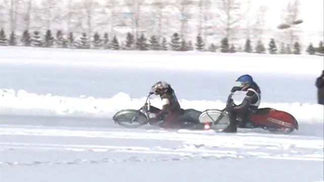 Мотогонки на льду смотреть онлайн