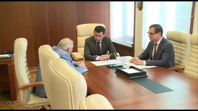 Глава региона Дмитрий Миронов встретился с основателем Ярославского камерного театра Юрием Ваксмано смотреть онлайн