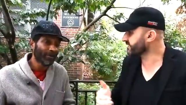Hakki Akdeniz helping homeless people and inspiring to move forward! смотреть онлайн