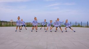 Танцы. На палубе матросы