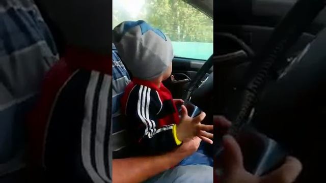 2 летний мальчик рулит смотреть онлайн