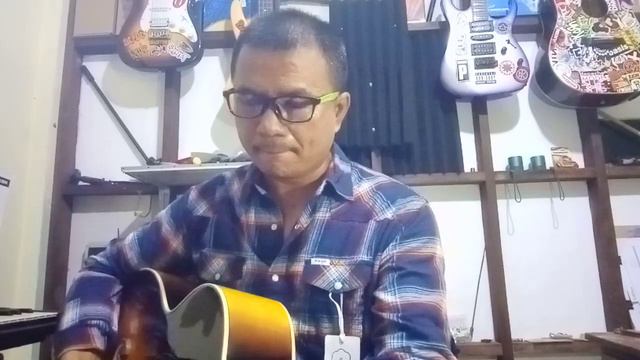 Epiphone EJ-200SCE จากร้าน Music Arms смотреть онлайн