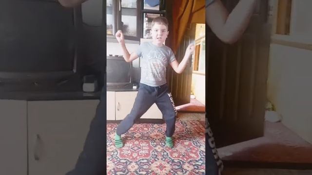 я танцую как камера мен ребята ставте лайк и подписывайтесь на канал смотреть онлайн