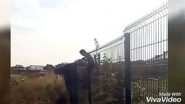 ХУДШИЙ ДРУГ\БЕКСТЕЙДЖ\КАК СНИМАЛИ КЛИП ХУДШИЙ ДРУГ/ЧУТЬ НЕ ЗАСТРЯЛ НА ЗАБОРЕ смотреть онлайн