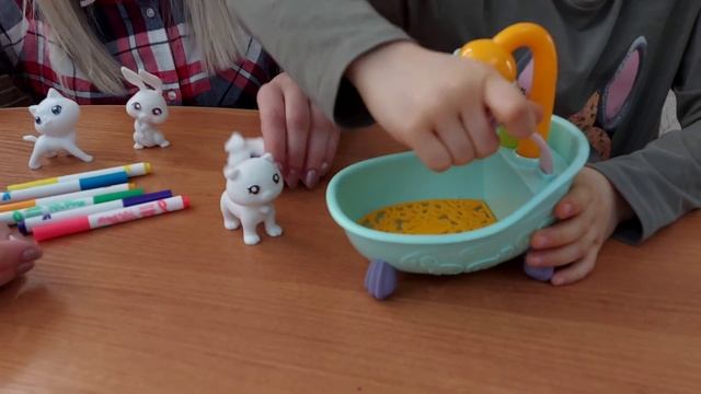 НОВИНКА в России Scribble Pets РАСКРАСИТЬ ИГРУШКУ и ПОМЫТЬ и СНОВА РАЗУКРАСИТЬ ИГРУШКУ смотреть онлайн