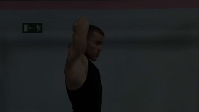 Разгибание одной руки из за головы с гантелью смотреть онлайн