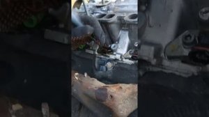 Тайота Авенсис 1az.fse снимаем форсунки