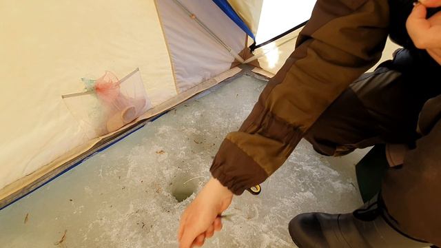 Прощаемся с зимней рыбалкой. Весна пришла смотреть онлайн