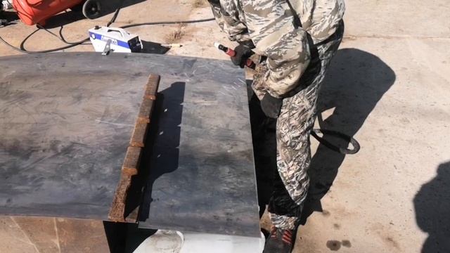 Строю "засыпной" гараж, новая печь смотреть онлайн