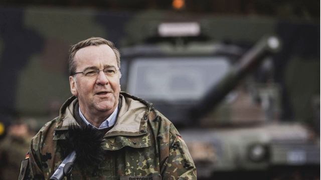 Es gibt Waffenvorräte, die man nicht ausgeben kann. смотреть онлайн