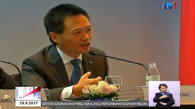 EKONOMI: DR LI CHUNRONG DARI GEELY DILANTIK CEO PONSB [29 SEPT 2017] смотреть онлайн