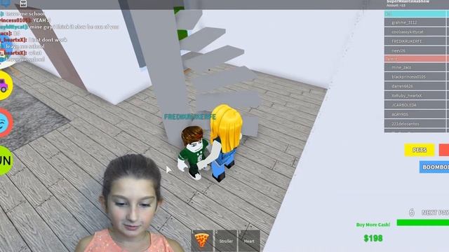 Играем в Роблокс / Милана няня для Фесаля / Adopt me Babysitter Roblox смотреть онлайн