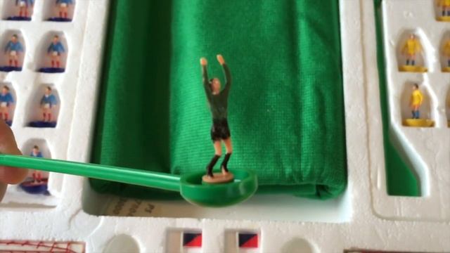 Subbuteo Soccer Football Toy Unboxing Goal! смотреть онлайн