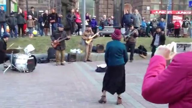 ПРИКОЛЬНЫЕ БАБУЛЬКИ!!! НЕРЕАЛЬНЫЕ ТАНЦЫ!!! смотреть онлайн