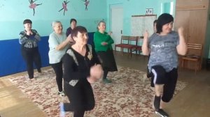 Занятие танцевальным фитнесом для пожилых Zumba Gold