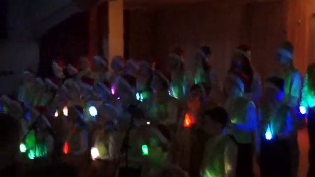 Песенка Рождество _ Образцовый хор "Детство" 20 школа г. Борисова смотреть онлайн