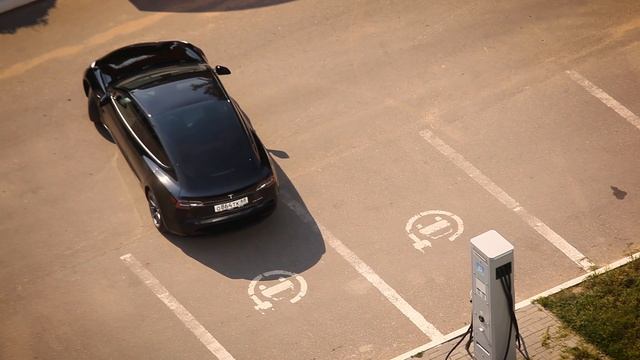 Зарядная станция на территории ПИГМЕНТ_KRATA ENERGY смотреть онлайн