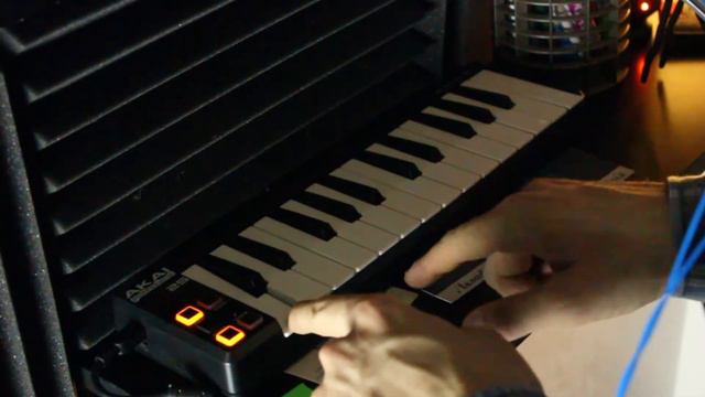 Akai LPK25 midi keyboard test pt.1 смотреть онлайн