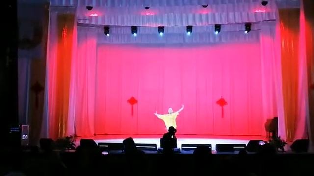 Юля Есипова китайский танец с лентами смотреть онлайн