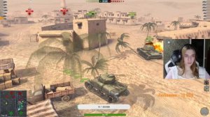 Девушка играет в World of Tanks Blitz/Tanks Blitz