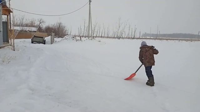 ПОЧИСТИЛ СНЕГ!!! ?? смотреть онлайн