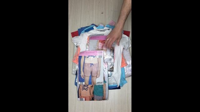 Одежда оптом. Детские футболки + шорты Crane. Цена 14,98 евро/кг. Вес 8 кг. смотреть онлайн