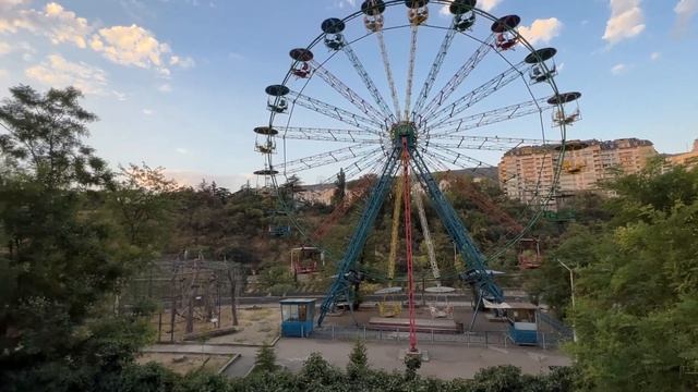 Тбилиси. Зоопарк. Колесо обозрения. Кто помнит- тот знает! смотреть онлайн