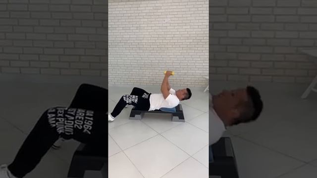 ФИТНЕС ДОМА . Используем гантели и резину. смотреть онлайн