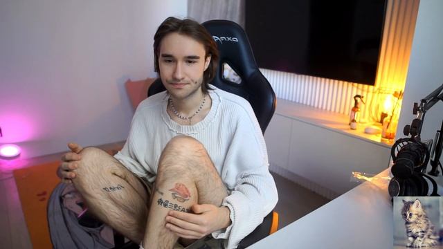 КОРЕШ ПОКАЗАЛ СВОЮ ТАТУИРОВКУ смотреть онлайн