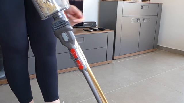 Тест-Обзор пылесоса Dyson V11 Absolute Extra - Мощный с большими возможностями смотреть онлайн