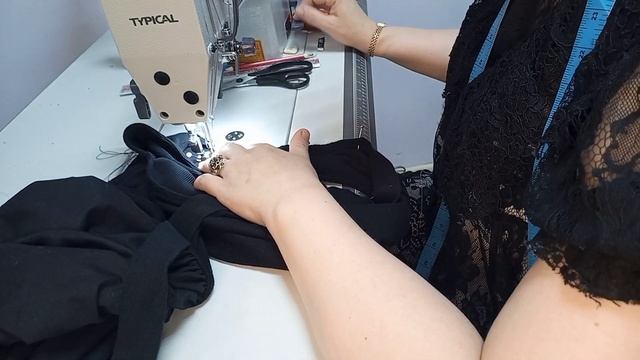 Переделка платья.Как изменить горловину.Делаем V-образный вырез.#каксшитьплатье #шьюназаказ #шитье смотреть онлайн