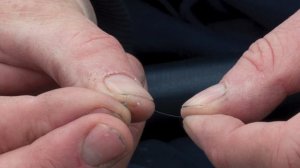 Как правильно привязать поводок к основной леске? Секреты рыбалки от Юрия Радугина.